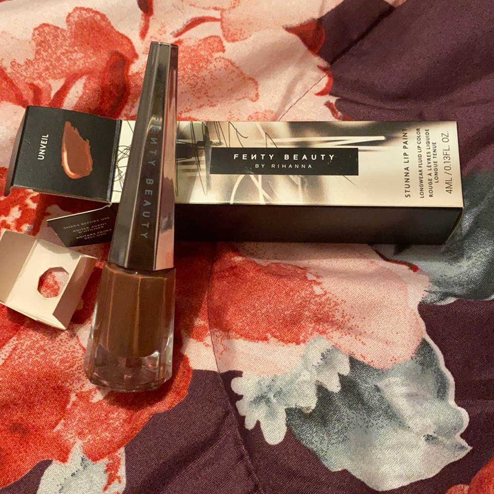 Fenty Beauty Stunna Lip Paint Unveil